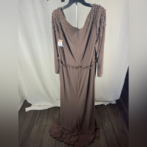 Mac Duggal Mocha FAUX WRAP JERSEY GOWN W/ EMBELLISHED ACCENTS Size 16 NWT - Picture 10 of 13